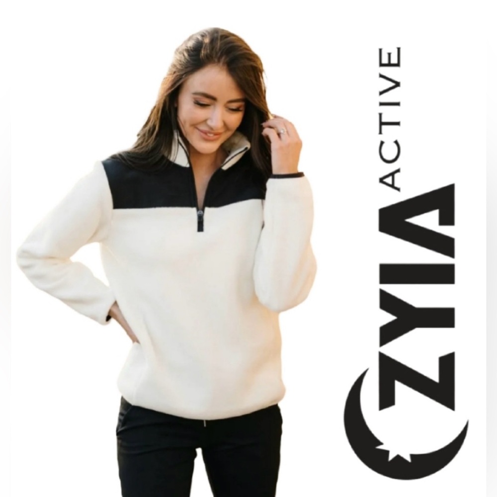 Zyia Cream & Black Fleece 1/4 Zip - Medium